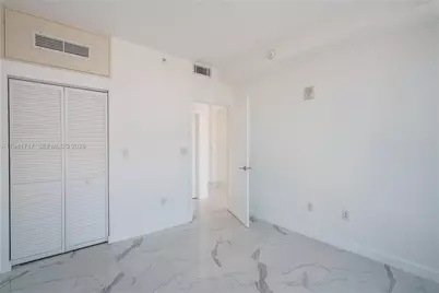 8425 Crespi Blvd #501, Miami Beach, FL 33141 - Photo 12