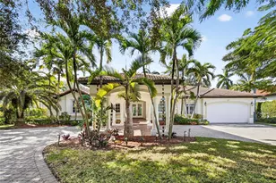 12530 SW 96th Ct, Miami, FL 33176 - Photo 2