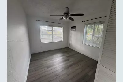 545 NE 111th St, Miami, FL 33161 - Photo 20