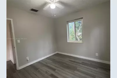 545 NE 111th St, Miami, FL 33161 - Photo 18