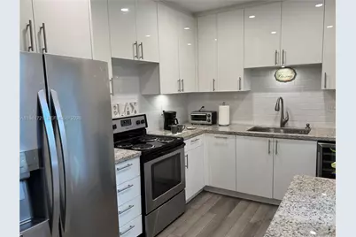 545 NE 111th St, Miami, FL 33161 - Photo 6