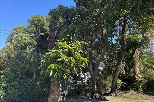 545 NE 111th St, Miami, FL 33161 - Photo 26