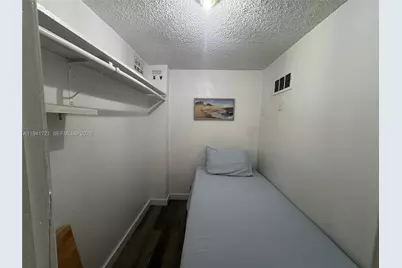 545 NE 111th St, Miami, FL 33161 - Photo 22