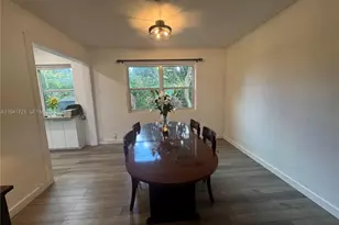 545 NE 111th St, Miami, FL 33161 - Photo 12