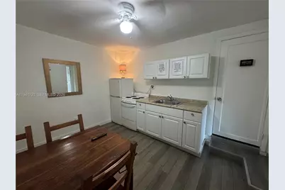 545 NE 111th St, Miami, FL 33161 - Photo 24