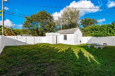 1683 NE 168th St, North Miami Beach, FL 33162 - Photo 24