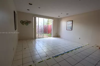 318 NW 107th Ave #2B, Miami, FL 33172 - Photo 2