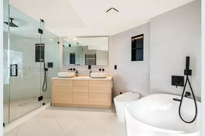 16485 Collins Ave #2438, Sunny Isles Beach, FL 33160 - Photo 12