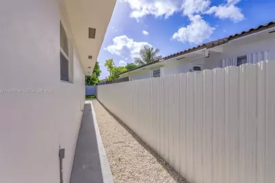 3520 SW 88th Pl #2, Miami, FL 33165 - Photo 20