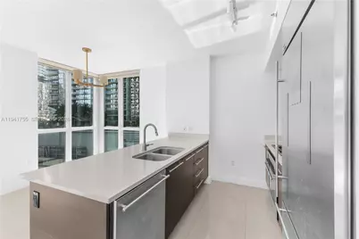 55 SE 6 St #1202, Miami, FL 33131 - Photo 10