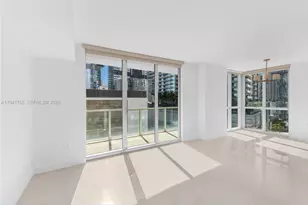 55 SE 6th St, Miami, FL 33131 - Photo 12