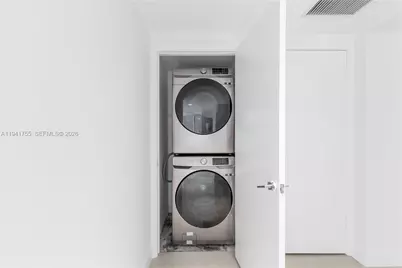 55 SE 6 St #1202, Miami, FL 33131 - Photo 14