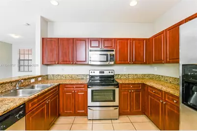 457 SE 37th Pl, Homestead, FL 33033 - Photo 8