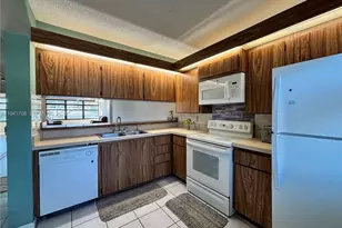 3511 Village Blvd, West Palm Beach, FL 33409 - Photo 12