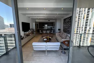 68 SE 6th St, Miami, FL 33131 - Photo 4