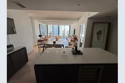 68 SE 6th St #1109, Miami, FL 33131 - Photo 2
