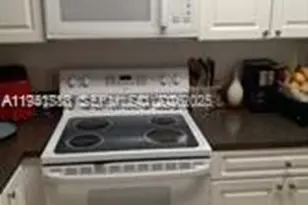 12142 St.Andrews Pl, Miramar, FL 33025 - Photo 2