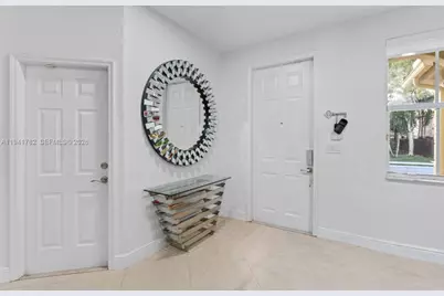 8633 NW 112th Pl, Doral, FL 33178 - Photo 4