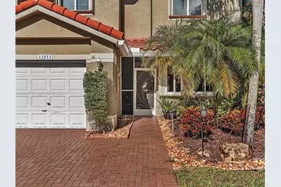 12573 NW 56th Dr, Coral Springs, FL 33076 - Photo 2