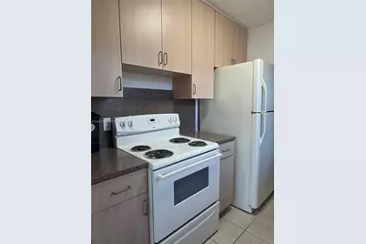 4310 E 9th Ln, Hialeah, FL 33013 - Photo 8