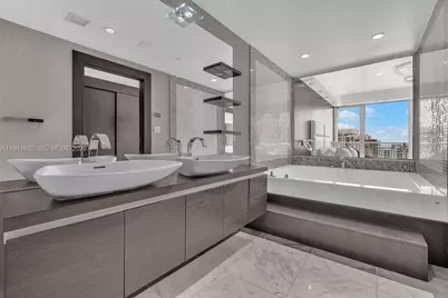 200 Biscayne Boulevard Way #3607, Miami, FL 33131 - Photo 16