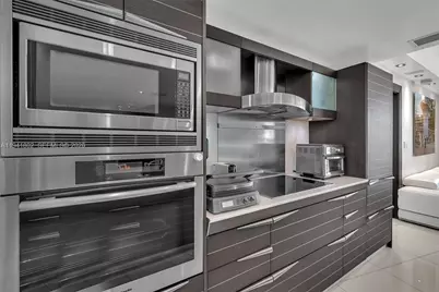 200 Biscayne Boulevard Way #3607, Miami, FL 33131 - Photo 12