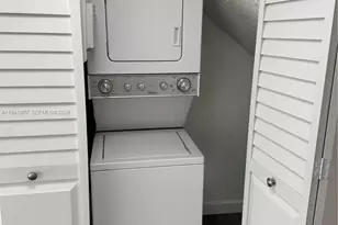 11163 NW 7th St, Miami, FL 33172 - Photo 14