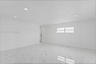 988 NW 10th St, Hallandale Beach, FL 33009 - Photo 20