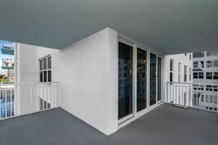 301 174th St, Sunny Isles Beach, FL 33160 - Photo 26