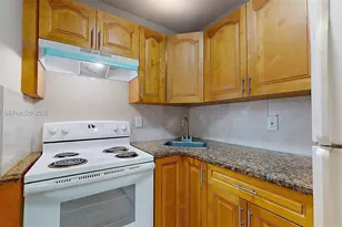 426 NW 13th Ave, Miami, FL 33125 - Photo 10