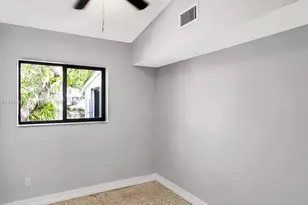 2915 NW 68th St, Miami, FL 33147 - Photo 8