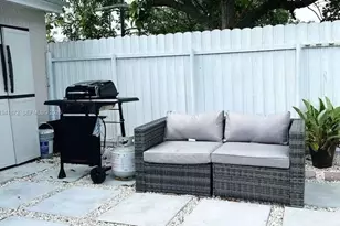 2915 NW 68th St, Miami, FL 33147 - Photo 22