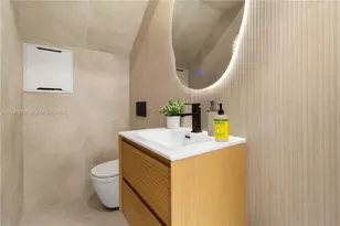 435 W 43rd St, Miami Beach, FL 33140 - Photo 12