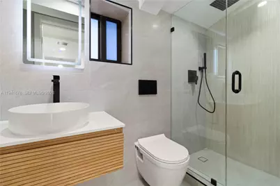 435 W 43rd St, Miami Beach, FL 33140 - Photo 20