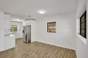 4631 E 8th Ct, Hialeah, FL 33013 - Photo 14