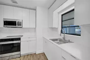 4631 E 8th Ct, Hialeah, FL 33013 - Photo 18