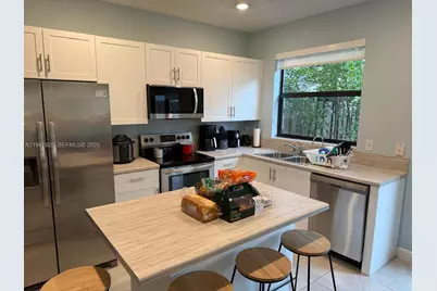 887 NE 211th St, Miami, FL 33179 - Photo 8
