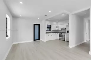 4485 E 8th Ave, Hialeah, FL 33013 - Photo 8