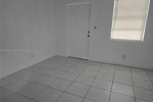 1645 Lauderdale Manor Dr, Fort Lauderdale, FL 33311 - Photo 6