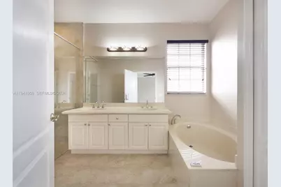 15963 SW 99th Ln, Miami, FL 33196 - Photo 10