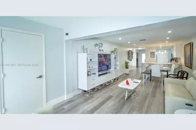 2400 Malayan Dr #94-D, Delray Beach, FL 33445 - Photo 12