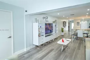 2400 Malayan Dr, Delray Beach, FL 33445 - Photo 12