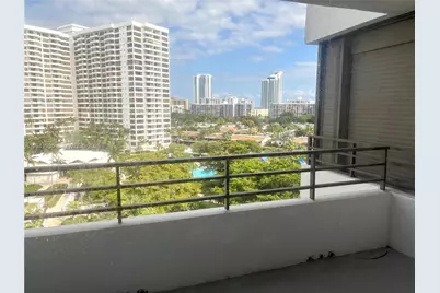 [Address not provided], Hallandale Beach, FL 33009 - Photo 12