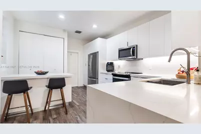 3889 Tree Top Dr #3889, Weston, FL 33332 - Photo 8