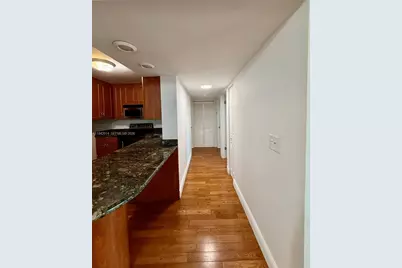 1605 Bay Rd #407, Miami Beach, FL 33139 - Photo 6