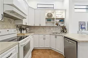 575 Lakeside Cir, Sunrise, FL 33326 - Photo 12