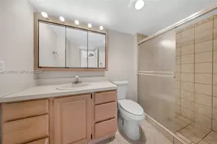 20400 W Country Club Dr, Aventura, FL 33180 - Photo 20