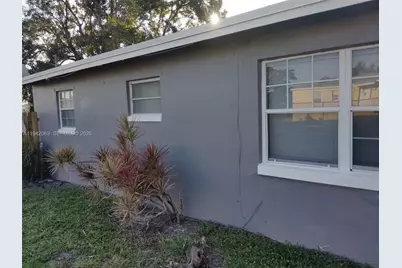 304 NW 6th Ave, Boynton Beach, FL 33435 - Photo 2