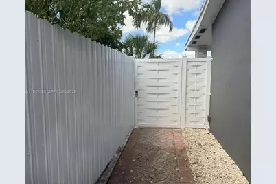 412 W 15th St, Hialeah, FL 33010 - Photo 40