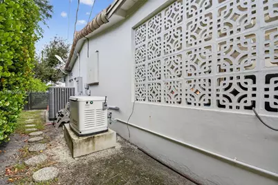 20610 NE 22nd Ct, Miami, FL 33180 - Photo 48